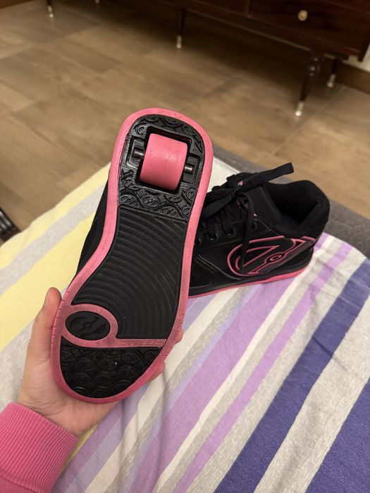 Продам кроссовки-ролики фирмы Heelys для девочки американские