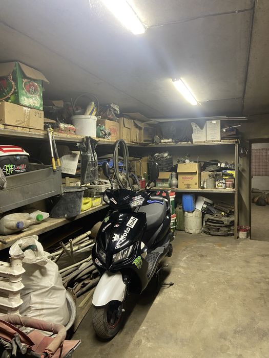 Продам м8 в идеяльном состоянии