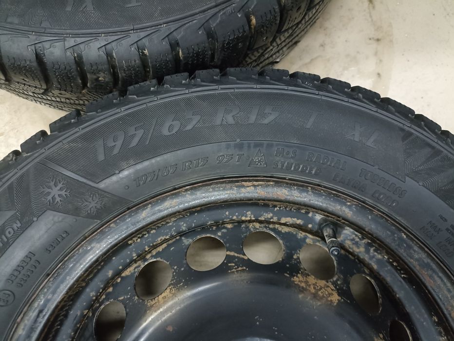 Продам комплект колёс отбалансированы подходит на Ларгус,