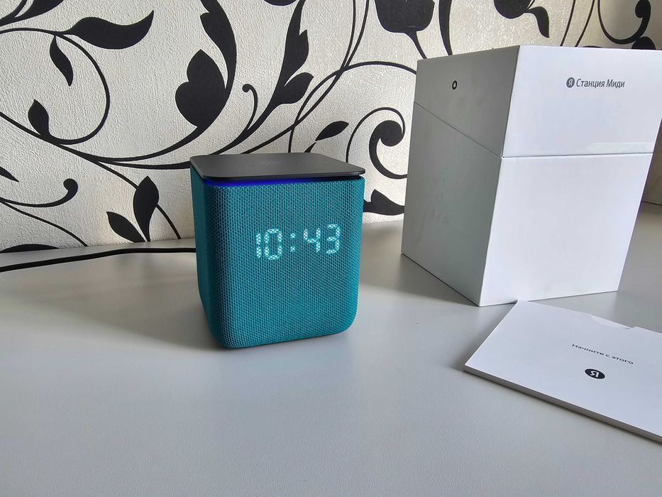 ПРОДАМ Яндекс Станция Миди (24Вт) Изумрудный. Практический НОВОЕ