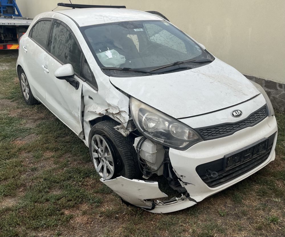 Kia rio 1.2i 2016г.