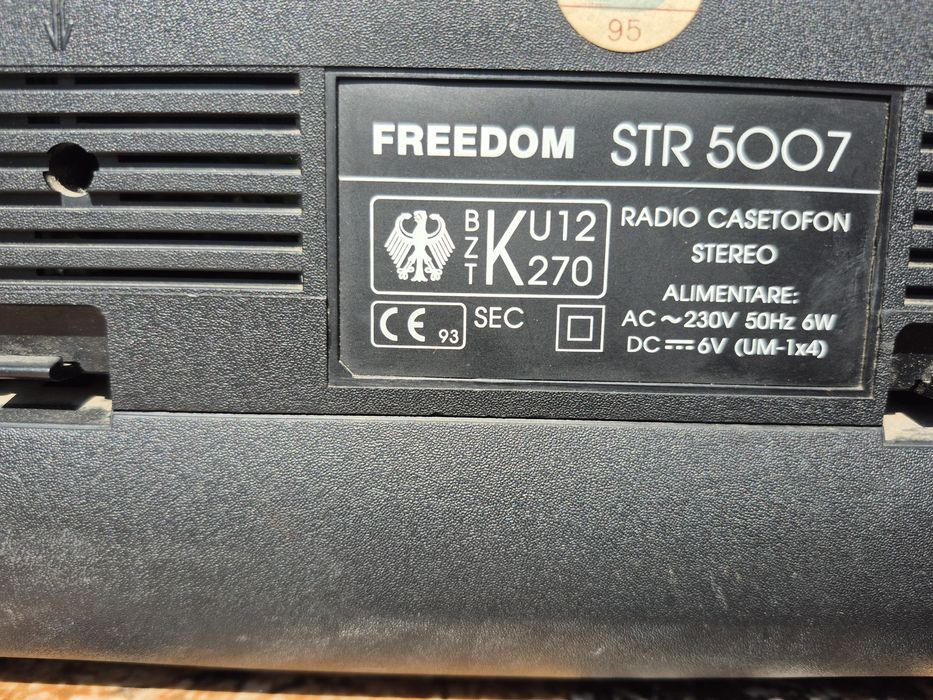 Radio Casetofon marca Fredom model STR 5007 made in Europe 

- nu a fo
