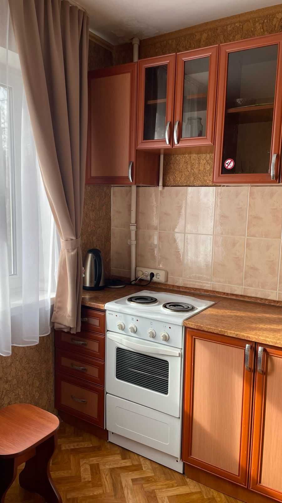 Центр.Посуточно.1-к.кв.,ул.Ак.Бектурова 25-угол ул.Крупской.