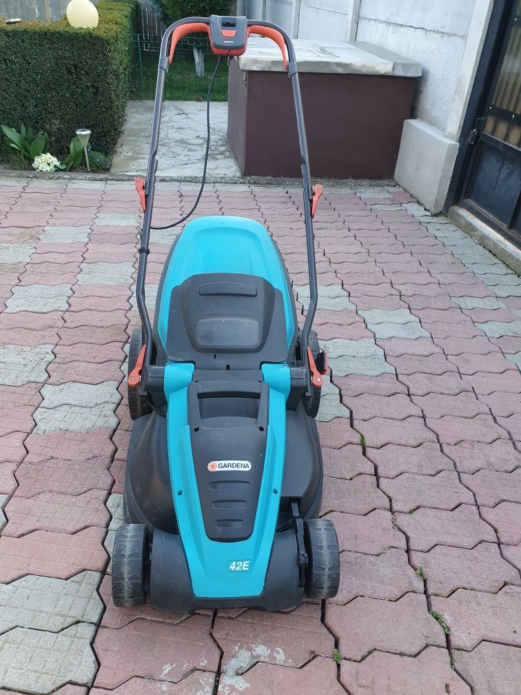 Mașină de tuns iarbă Gardena Powermax E 42