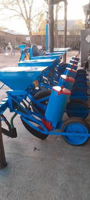 Semănătoare cu fertilizare cu 6 secții