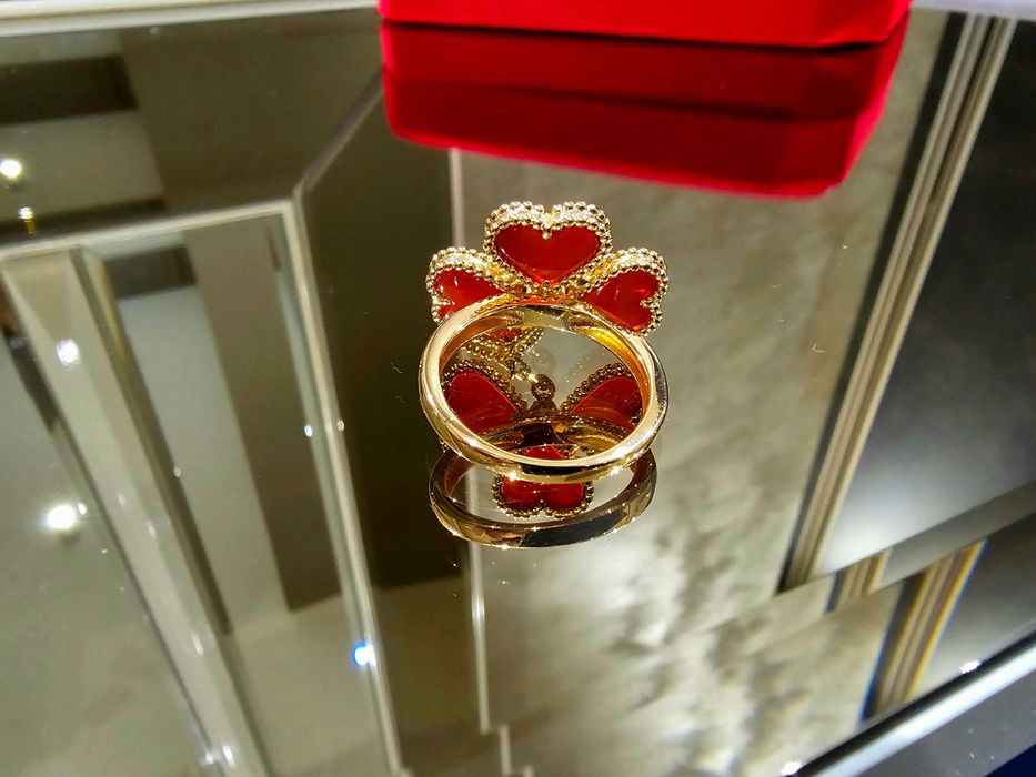 Van Cleef & Arpels VCA Rose Red Heart Effeuillage Alhambra Пръстен