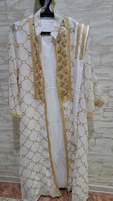 Продам платья вечерние