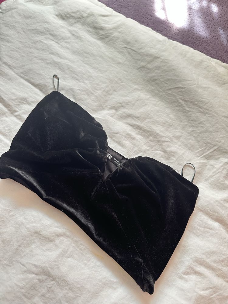 Дамски блузки ,обличани са веднъж на ZARA