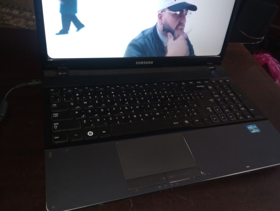 Samsung, Intel i5, baterie ok,bun tester auto,500 GB , Windows 10