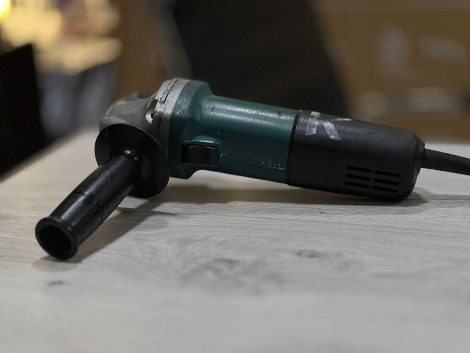 Ъглошлайф Makita 9558HNR