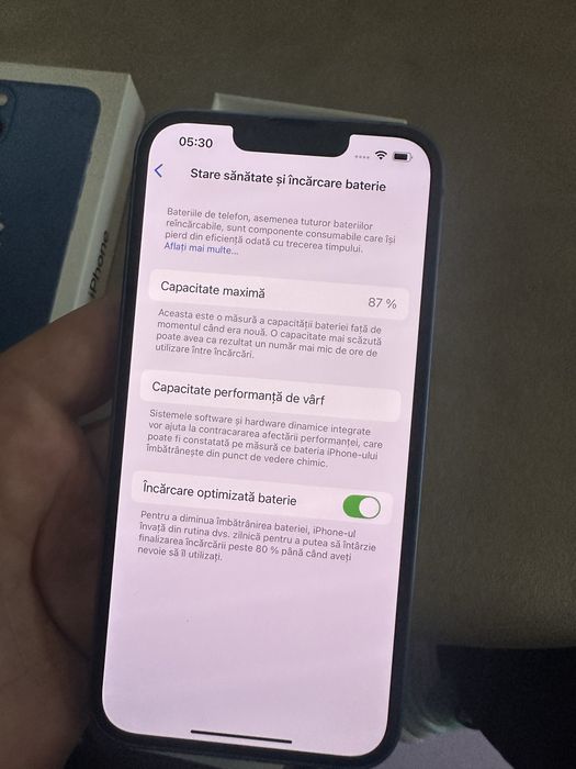 iPhone 13 albastru 128GB stare impecabila, baterie 87%, fără urme