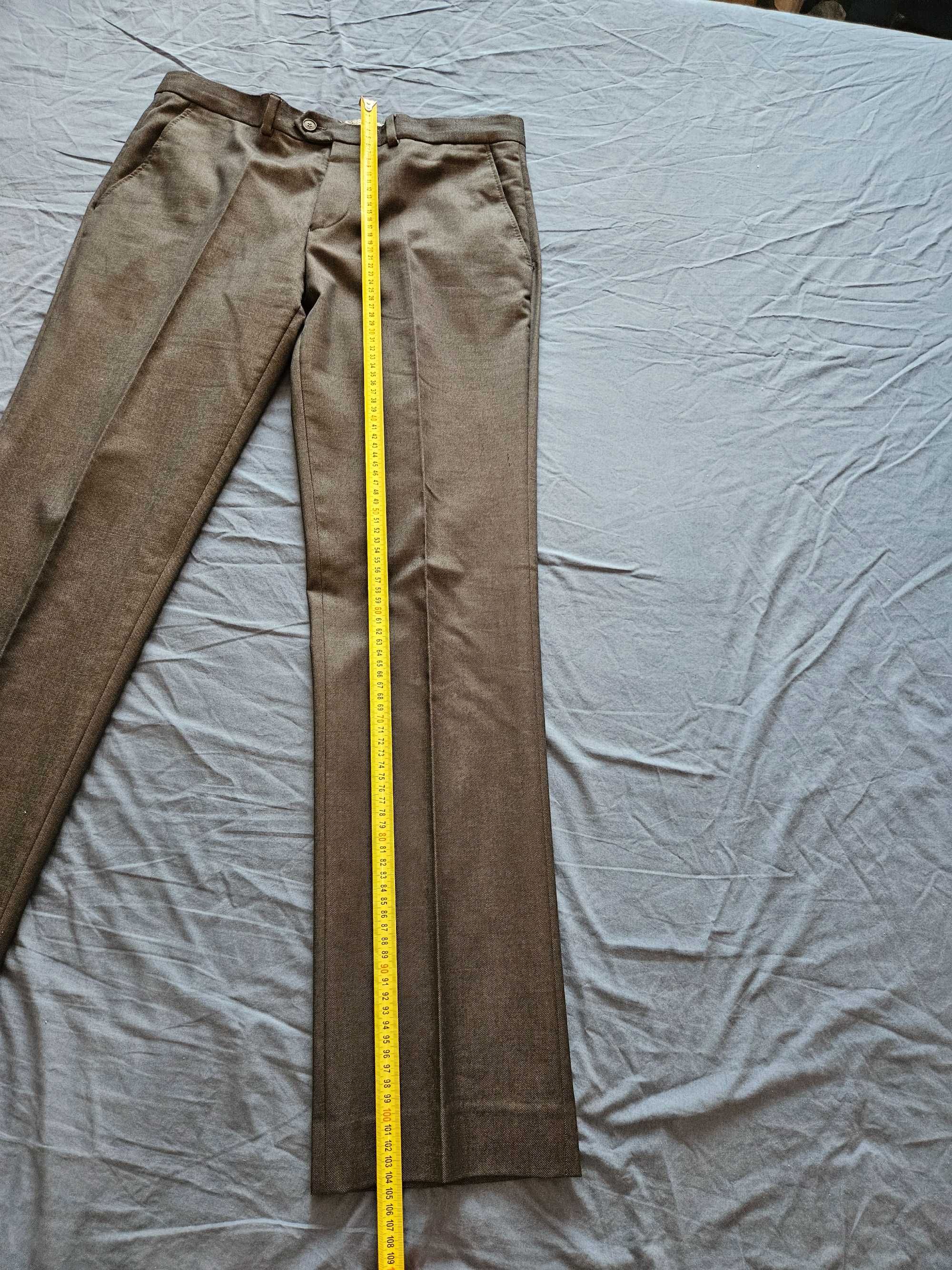 Costum gri Zara Man marimea M stare impecabila