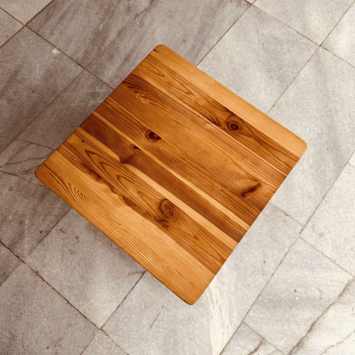 Масичка от масивно дърво, внесена от Швеция