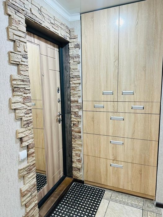 Продам трехкомнатную квартиру