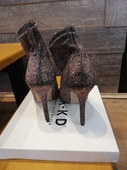 Botine tip șosetă cu sclipici