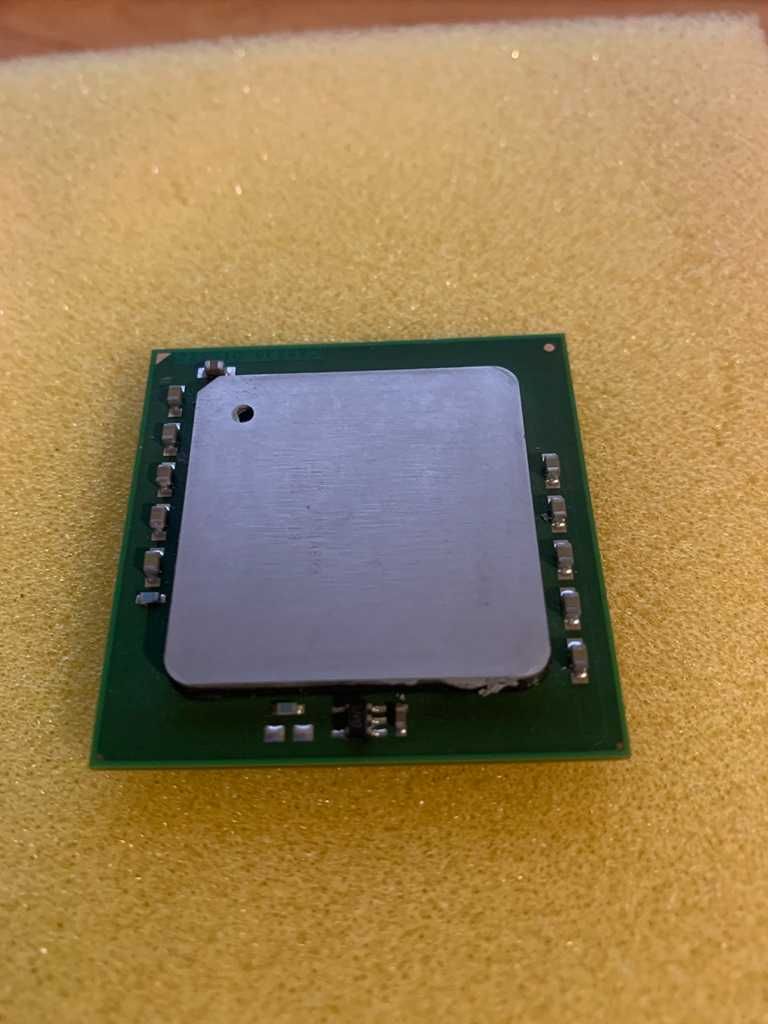 Чисто Нов Процесор Intel Xeon 3 GHz SL7ZF Сокет 604 CPU 3.00GHz 2MB