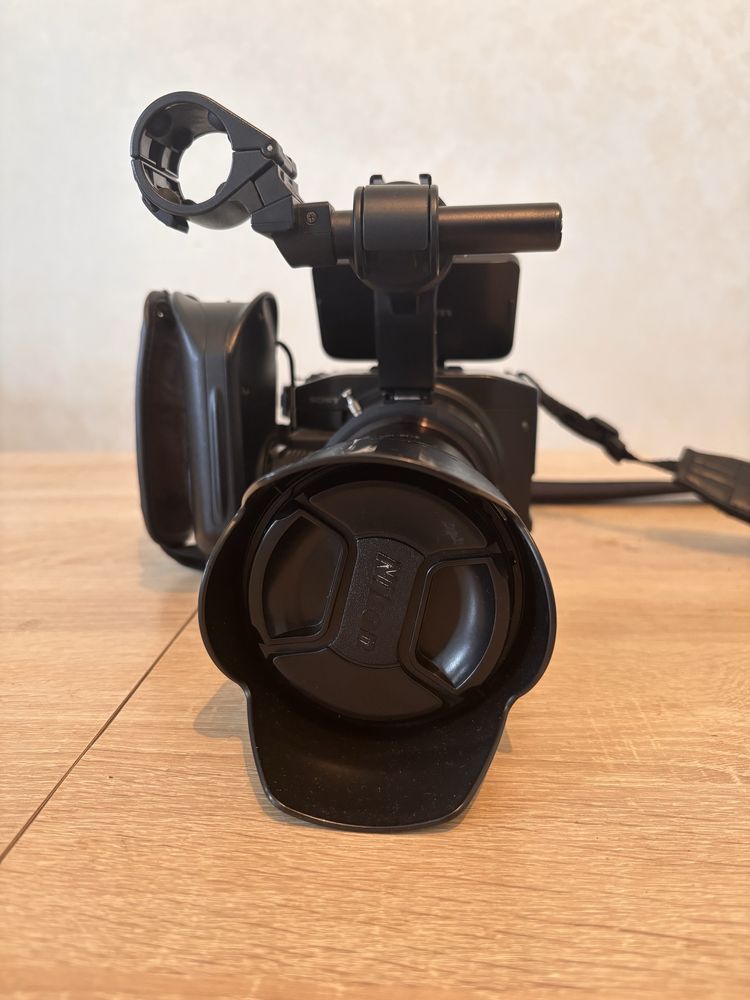 Продам видеокамеруSony NEX-FS100