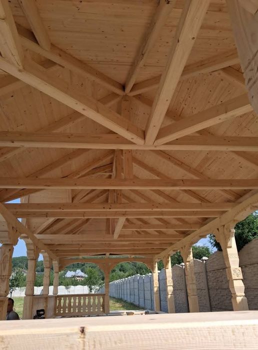 Acoperiș reparații montaj tablă țiglă metalic Hidroizolatii atic bloc