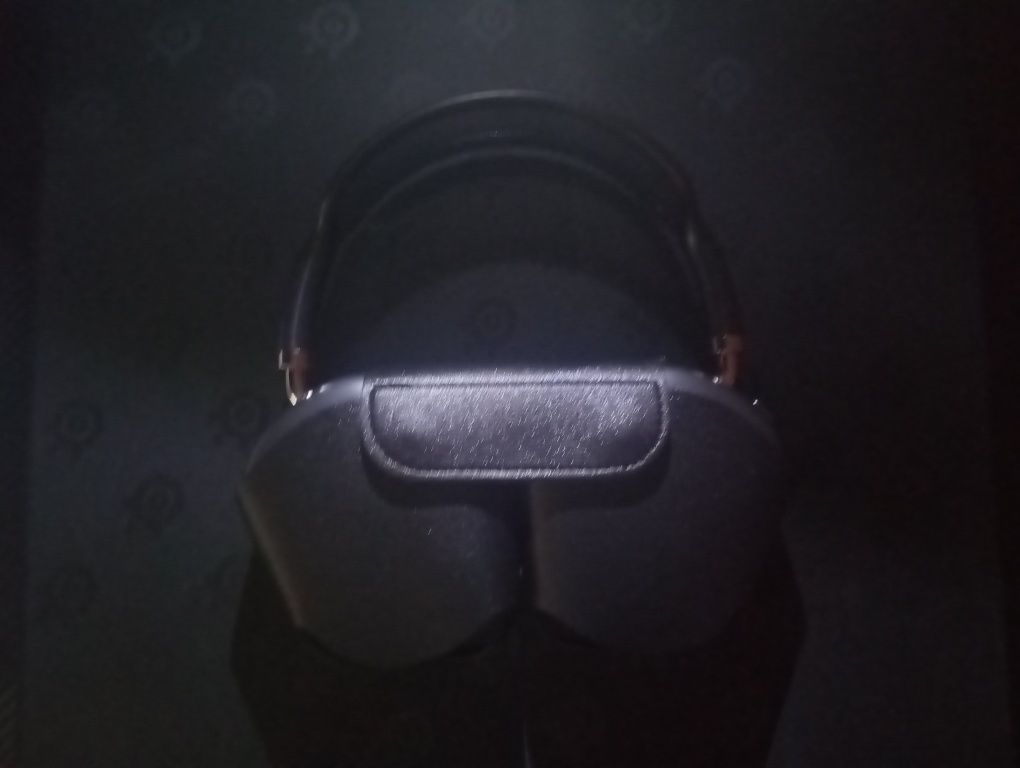 AirPods Max Apple