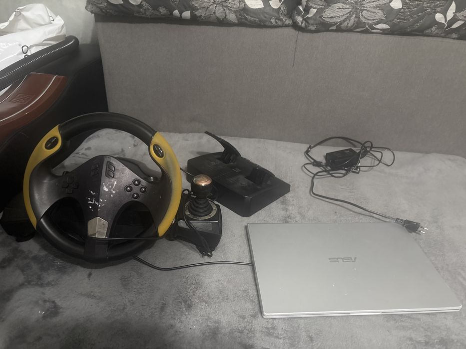 Laptop asus si volan myria