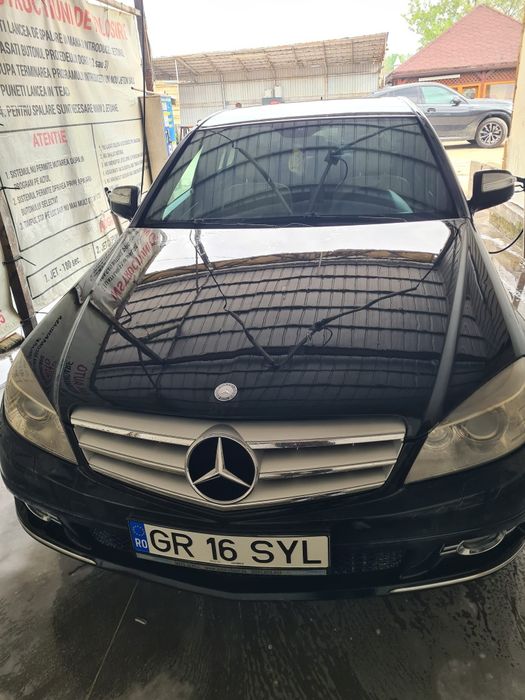 Vând Mercedes c 220