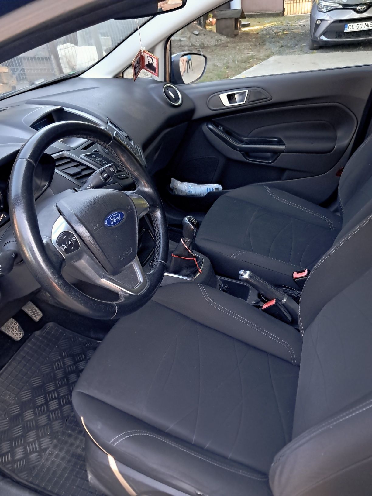 Vând Ford Fiesta 2015