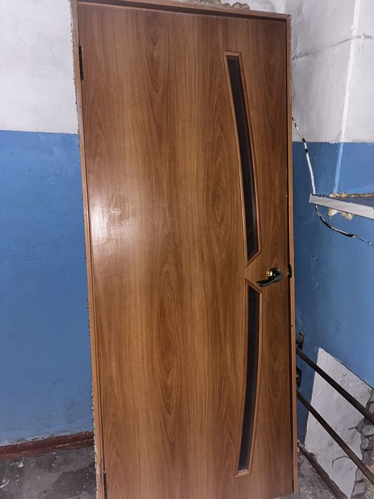 Продам две двери
