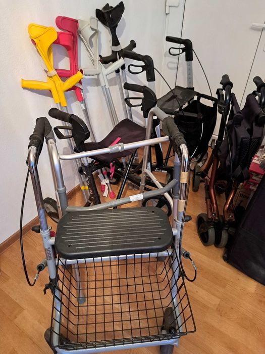 cârje rolator mergător cadru bătrâni,cadru,carucior wc,Vital carbon