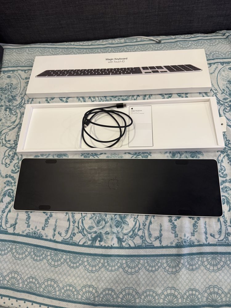 Apple Magic Keyboard black edition with touch Id and Numeric keypad