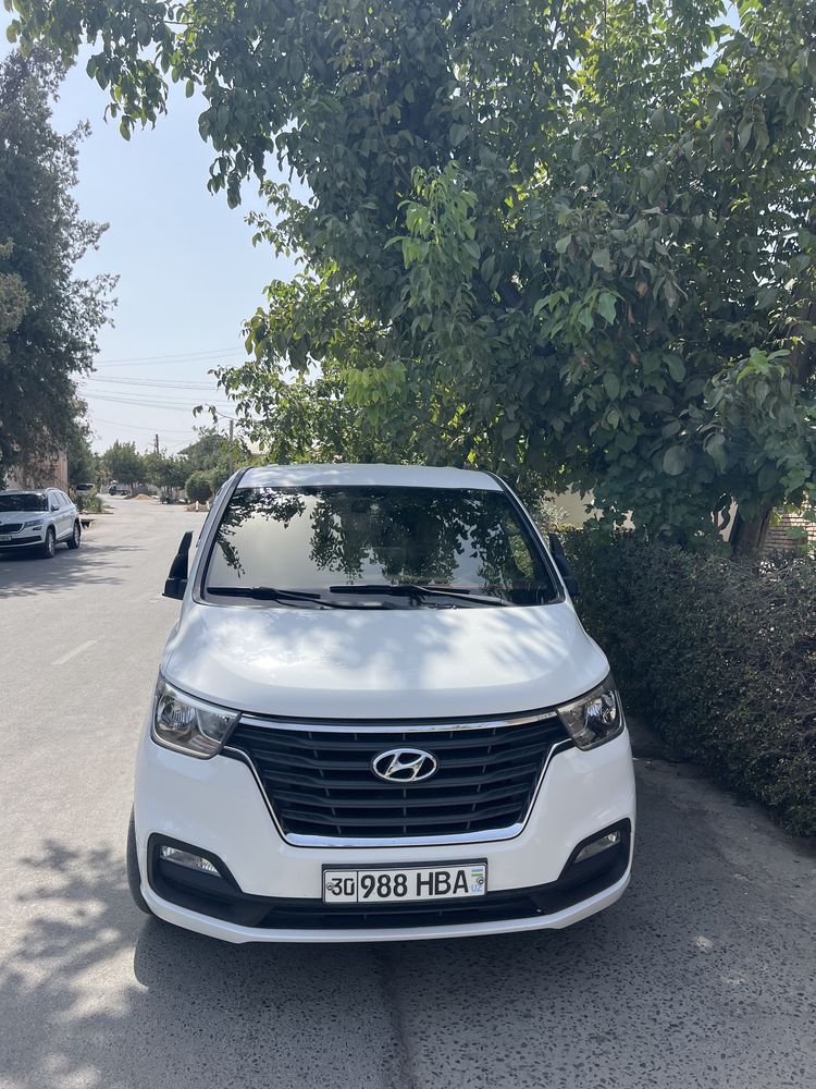 Hyundai Grand Starex