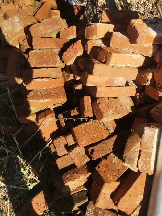 Тухли единички около 1000бр