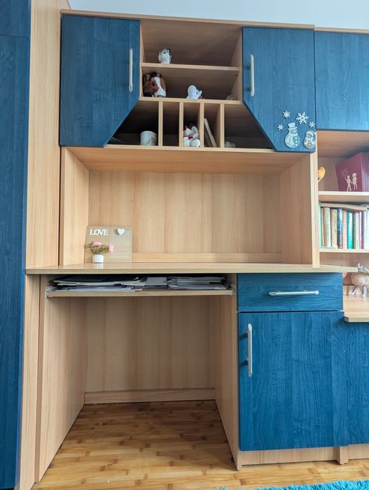 Mobilă tineret stare bună