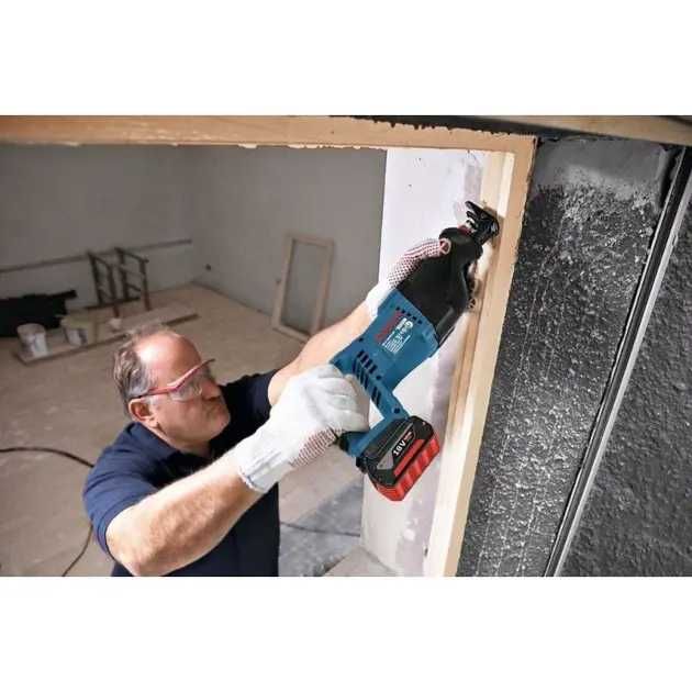 ПРОМОЦИЯ!Акумулаторен саблен трион GSA 18 V-LI 18V Solo Bosch