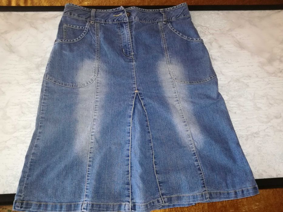 Продавам дамска дънкова пола