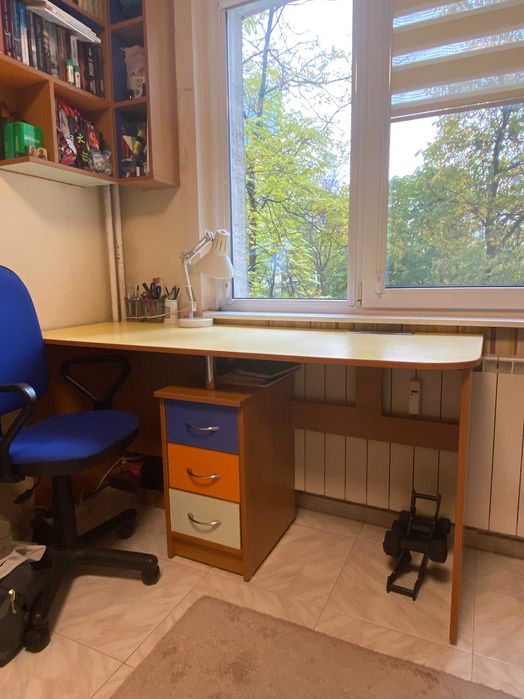 Функционален комплект за детска стая – 3 легла и две бюра