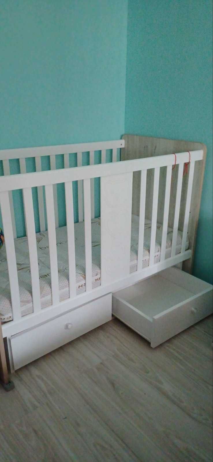 Продавам бебешки кошари