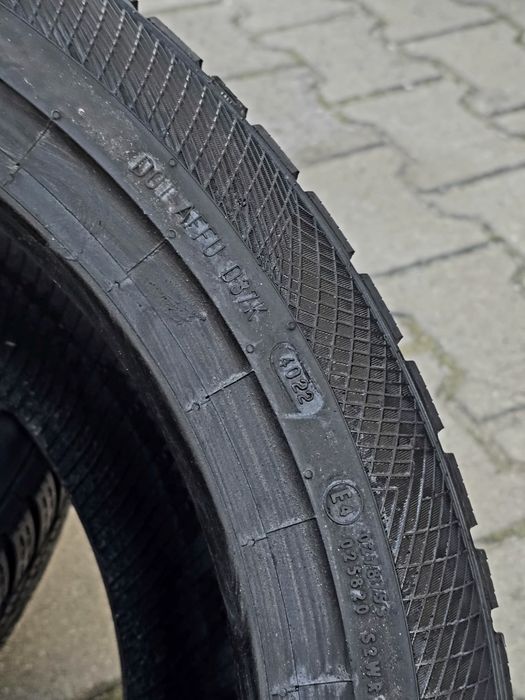 235 45 18 Continental