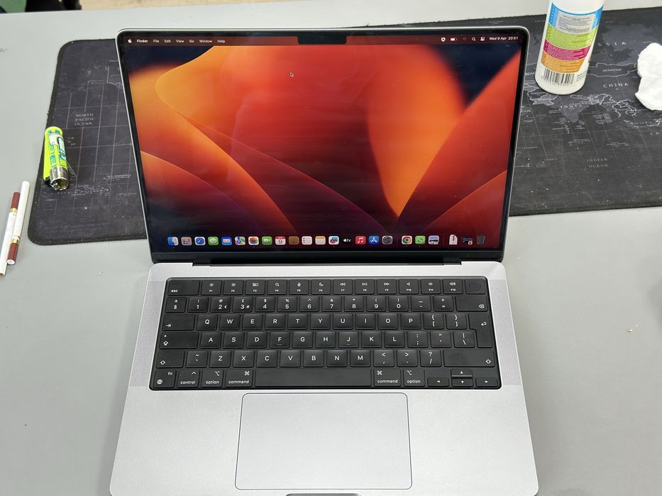 Apple macbook pro 14” 2023