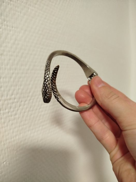 Браслеты по 500 тг