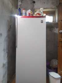 Холодильник ЗИЛ в отличном состоянии