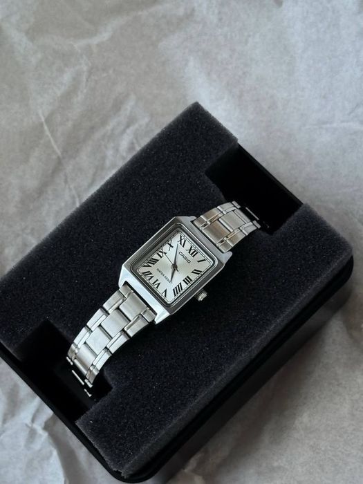Часы casio в белом цвете