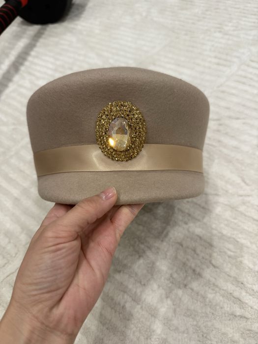 женская шапка, головной убор