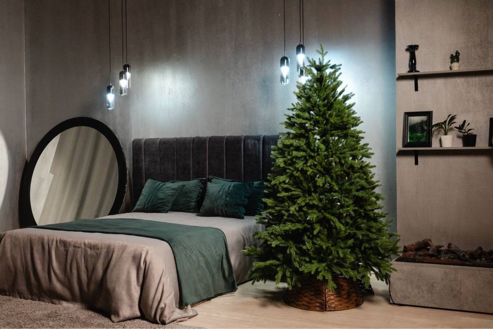 Искусственные елки литые и ПВХ Премиум класса 210,240 см