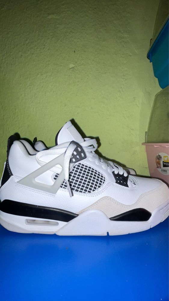 Vand jordan 4 marimi intre 36-45