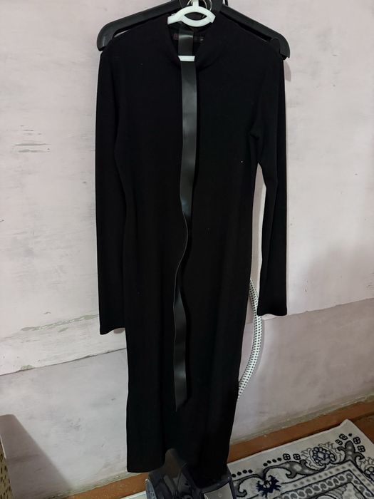 Платье с ремней длинное