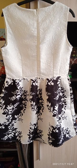 Официална рокля за девойки около 11-12 години