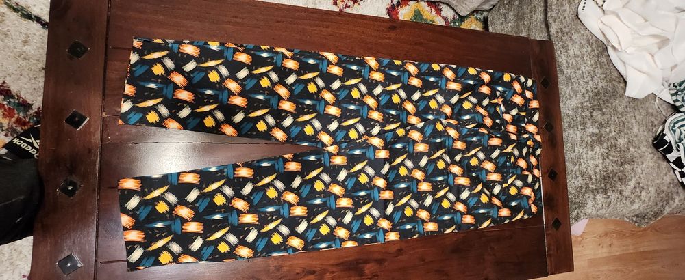 Pantaloni damă Zara