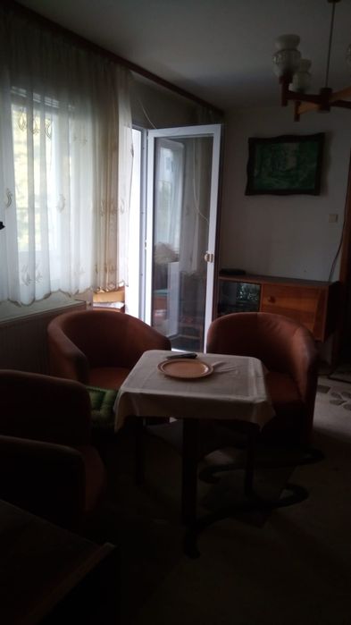 Vand apartament cu trei camere