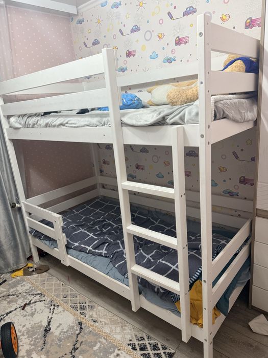 Продаю двухъярусную кровать