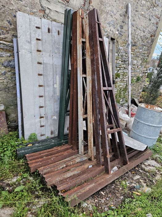 Масивни Метални стативи